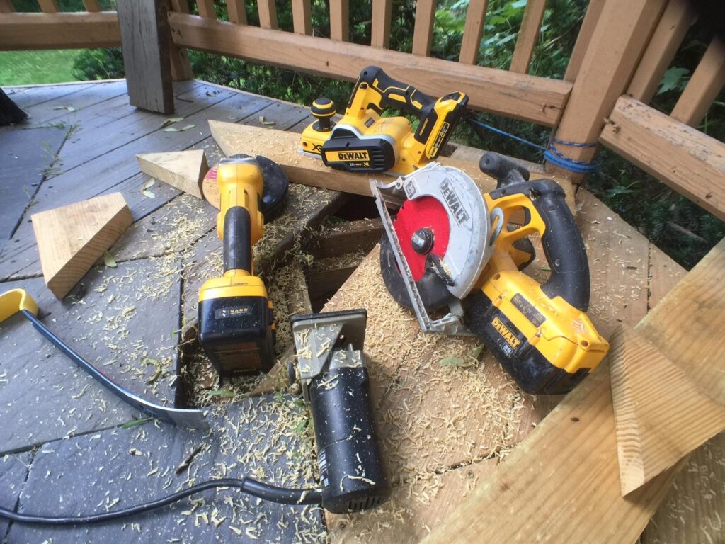 Looking for the best wood planer? Our Makita vs DeWalt planer guide compares both in-depth to help you decide.