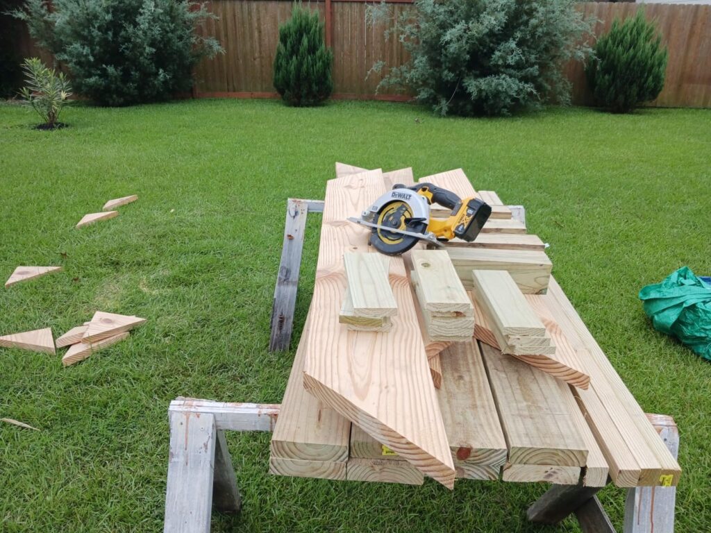 We compare design, performance, and durability in the dewalt vs ryobi circular saw matchup.