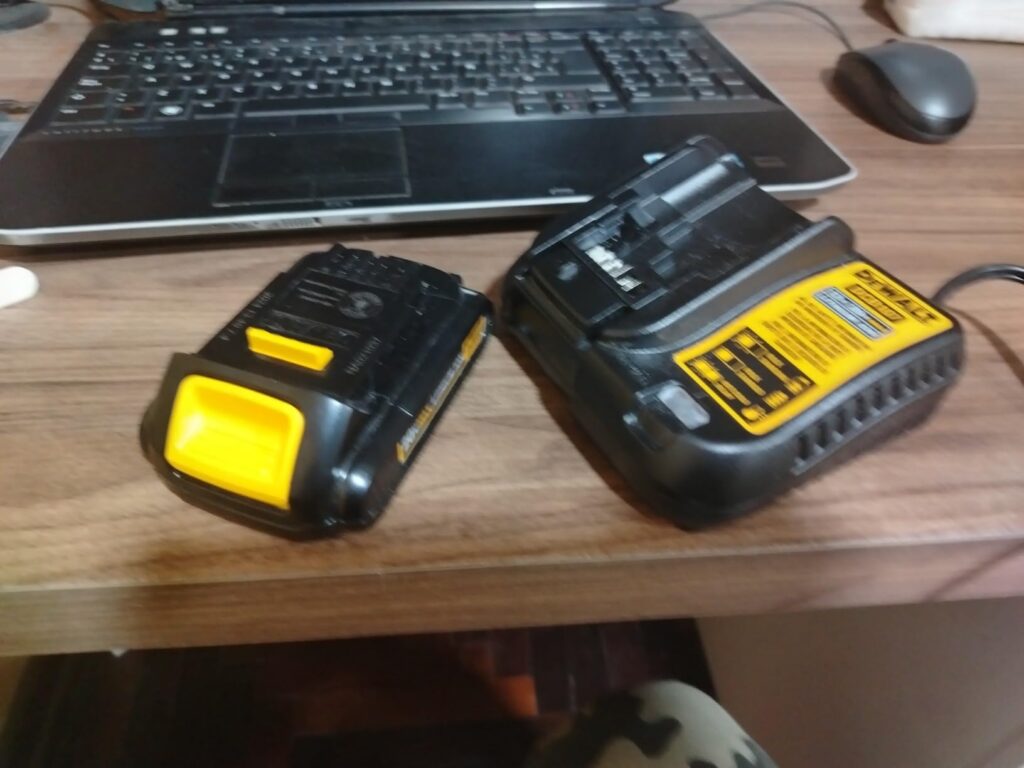 DeWalt dcs356b Vs dcs356c1 – Which multitool performs better? Our expert comparison tells you.