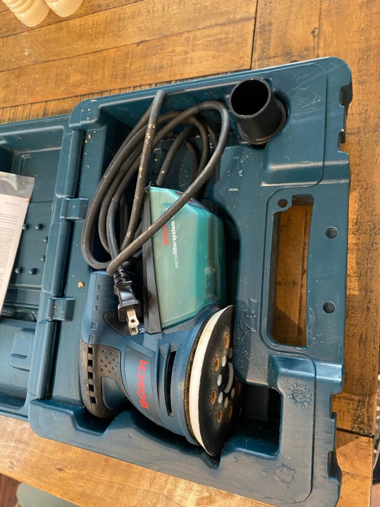 Bosch ROS20VSC vs ROS20VSK comparison: Power, grip, dust collection, accessories—see the full list.