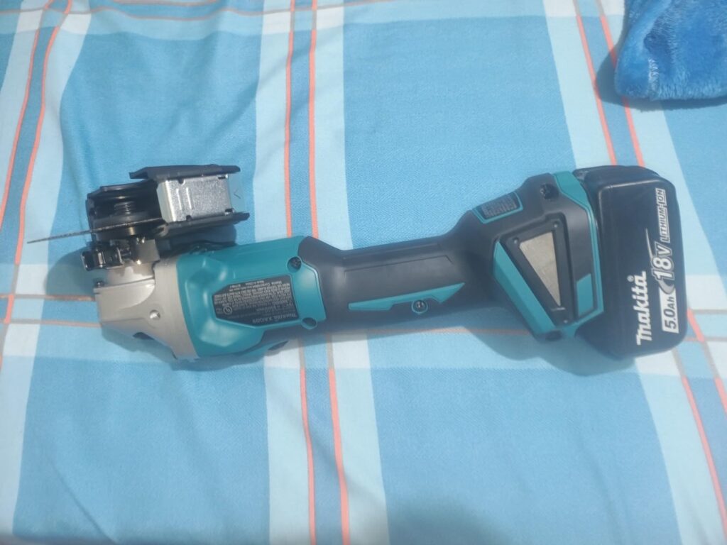 Makita XAG04Z vs XAG09Z – the must-read comparison for woodworkers, contractors, and DIY pros.