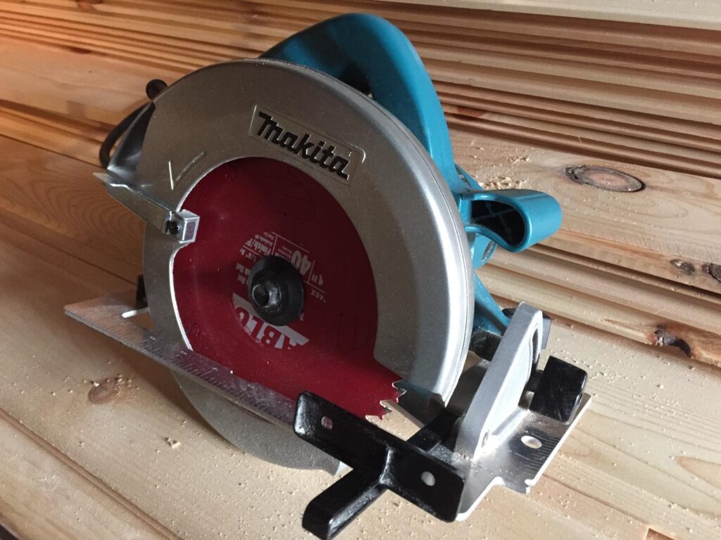 Need help choosing between Makita 5007F vs 5007MG? Our detailed review explains everything you need to know before buying.