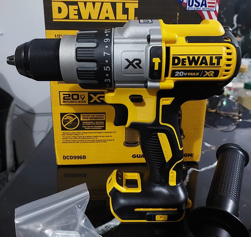 DeWalt DCD996 vs DCD998 – learn which drill offers better speed, control, and reliability.