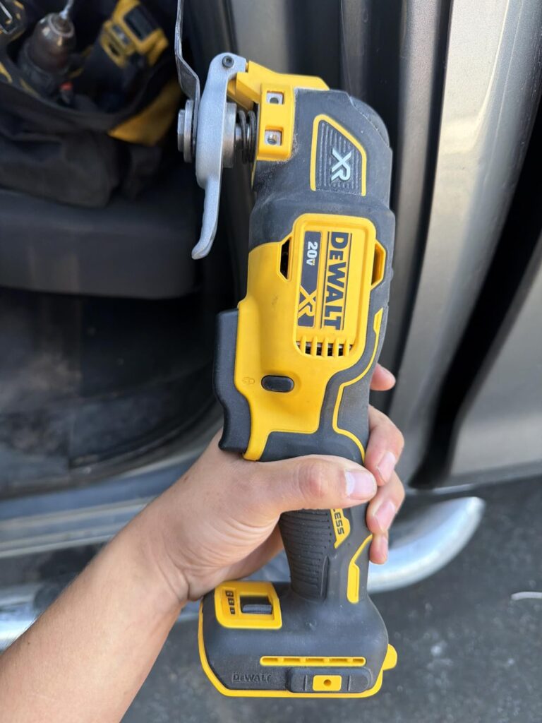 DeWalt dcs356b Vs dcs356c1 – Uncover key differences in design, performance, and included accessories.