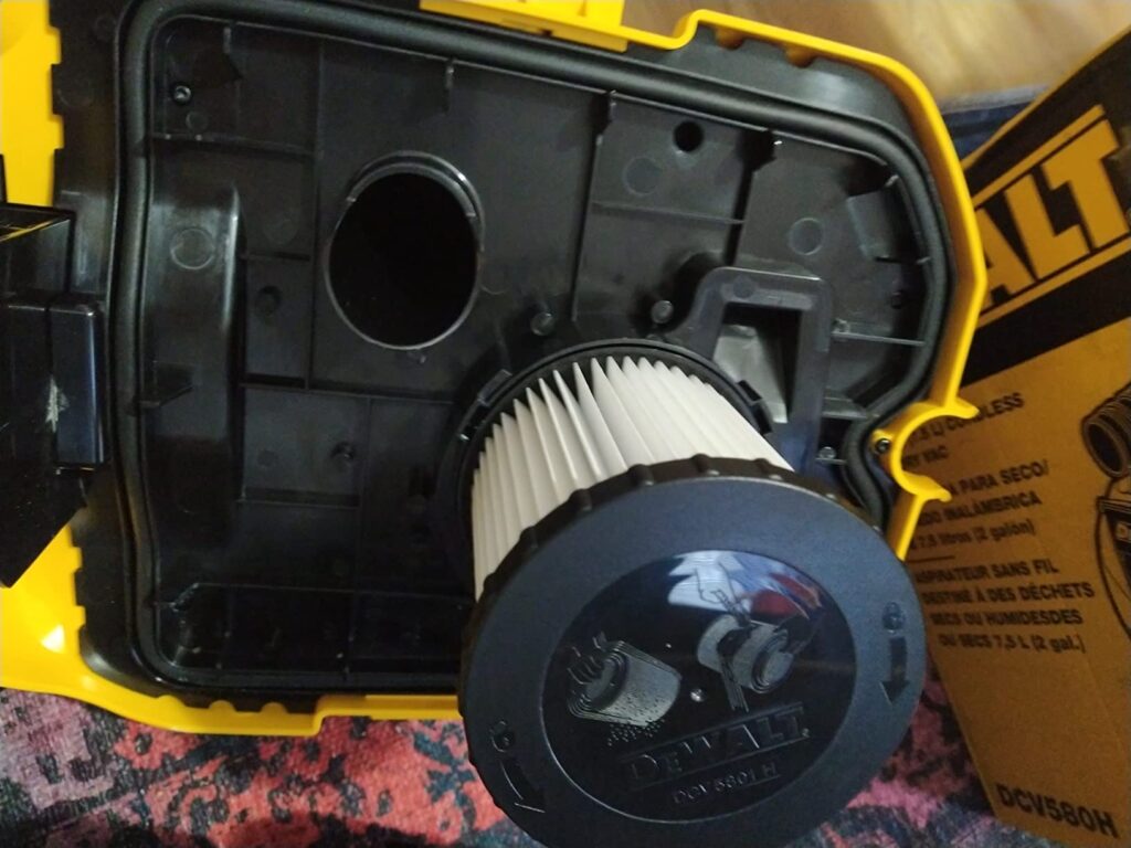 DeWalt DCV580H vs DCV581H explained with real-world insights, not just specs. Find the smarter buy.