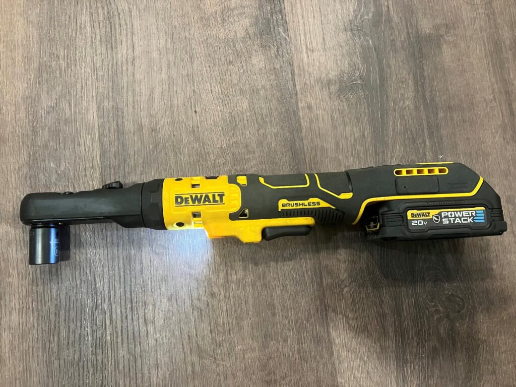 DeWalt DCF510B vs DCF513B detailed comparison for mechanics who want performance, access, and reliability.