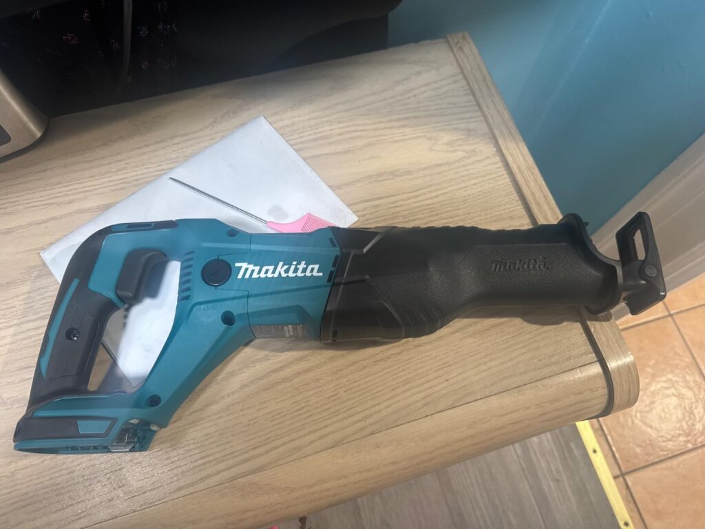 Makita XRJ04Z vs XRJ05Z comparison made simple. No hype, just honest performance differences.