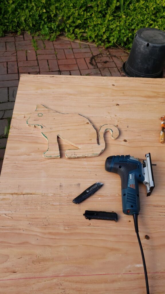 Bosch JS470EB vs JS572EBK: Find out which model offers superior control and reduced tear-out.