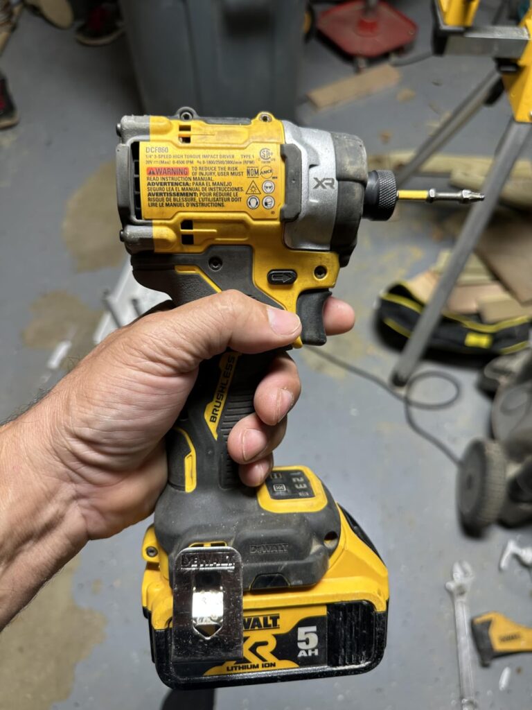 DeWalt DCF845 vs DCF860: Which impact driver handles lag bolts and tough fasteners better?