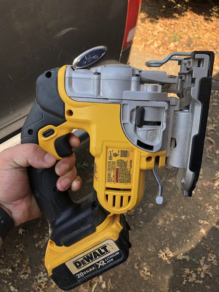 DeWalt DCS334B vs DCS331B — find out which model offers smoother cuts and better control.