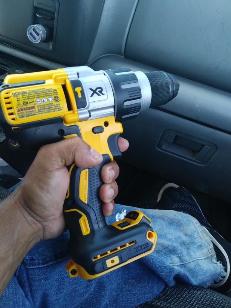 https://chiselandcraft.com/dewalt-dcd777-vs-dcd771/