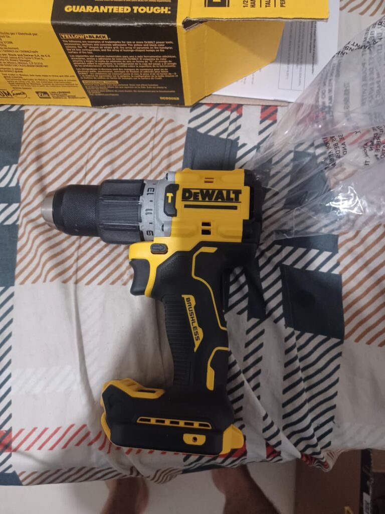 DeWalt DCD801 vs DCD806: Compare compact size, hammer drilling capability, and performance to find the perfect DeWalt drill today.